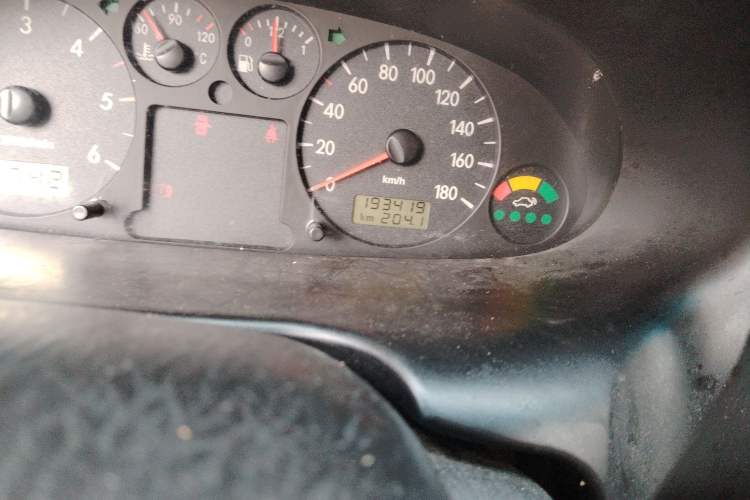 Used JAC Refine 2012 1.9T Shuttle Diesel Comfort Version HFC4DB1-2C Odometer Close Up