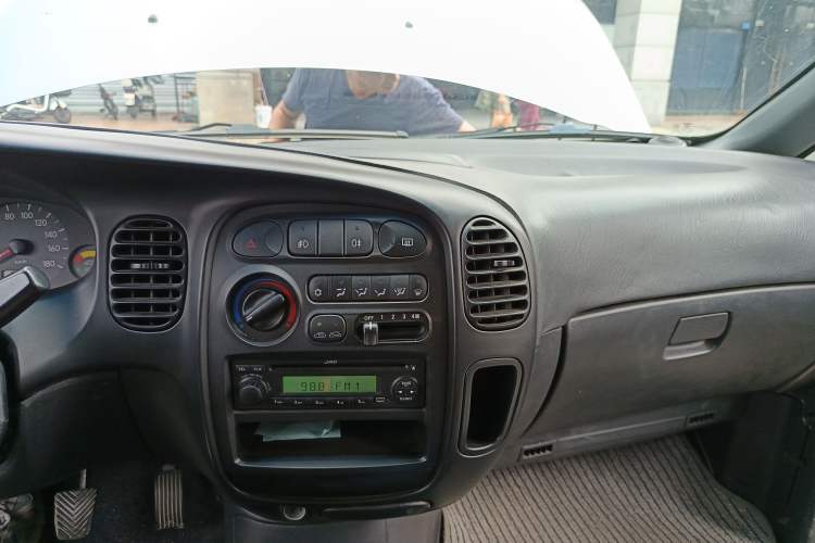 Used JAC Refine 2012 1.9T Shuttle Diesel Comfort Version HFC4DB1-2C Audio And AC Panel