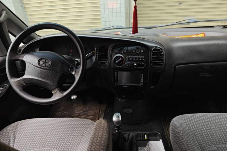 Used JAC Refine 2012 1.9T Shuttle Diesel Comfort Version HFC4DB1-2C Center Console