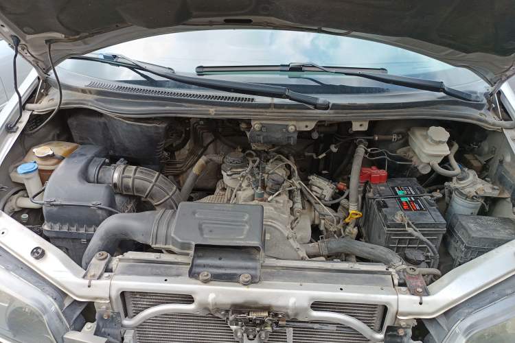 Used JAC Refine 2012 1.9T Shuttle Diesel Comfort Version HFC4DB1-2C Engine Bay