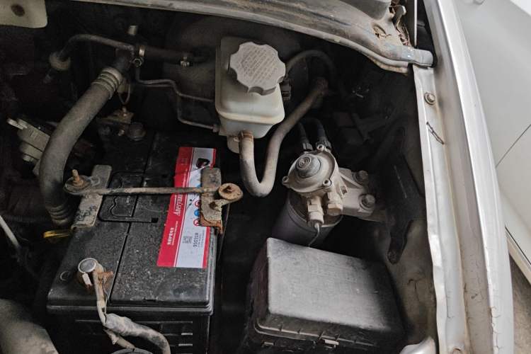 Used JAC Refine 2012 1.9T Shuttle Diesel Comfort Version HFC4DB1-2C Engine Bay Left