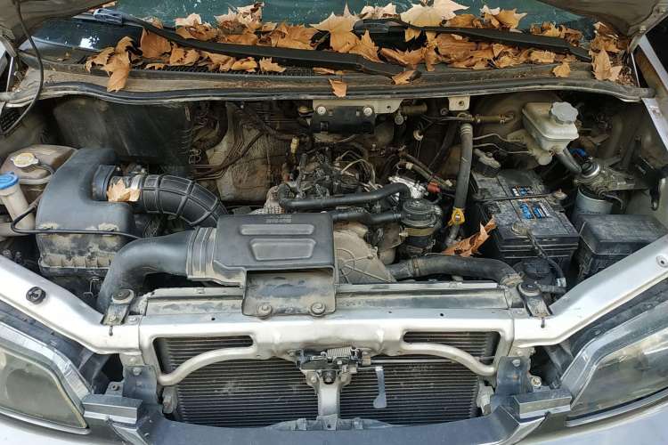 Used JAC Refine 2012 1.9T Shuttle Diesel Comfort Version HFC4DB1-2C Engine Bay
