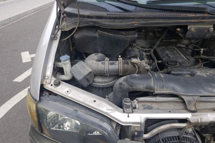Used JAC Refine 2012 2.0L Timeless Edition HFC4GA3 Engine Bay Right