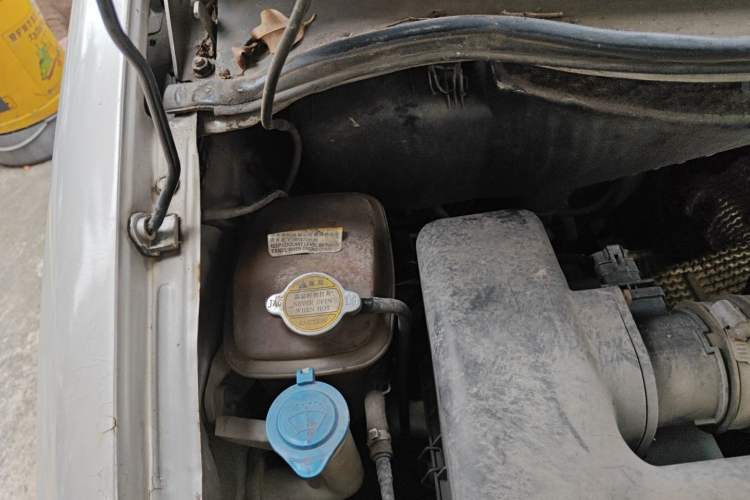 Used JAC Refine 2012 1.9T Shuttle Diesel Comfort Version HFC4DB1-2C Engine Bay Right