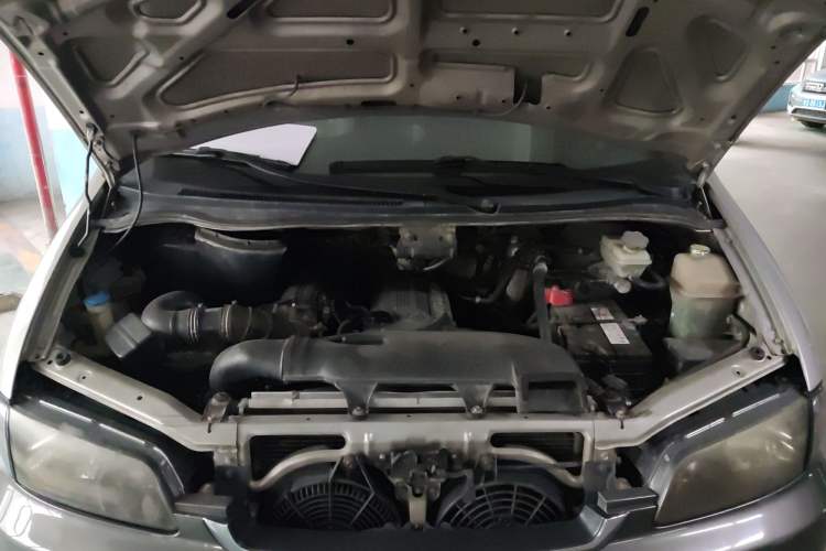 Used JAC Refine 2012 2.0L Timeless Edition HFC4GA3 Engine Bay