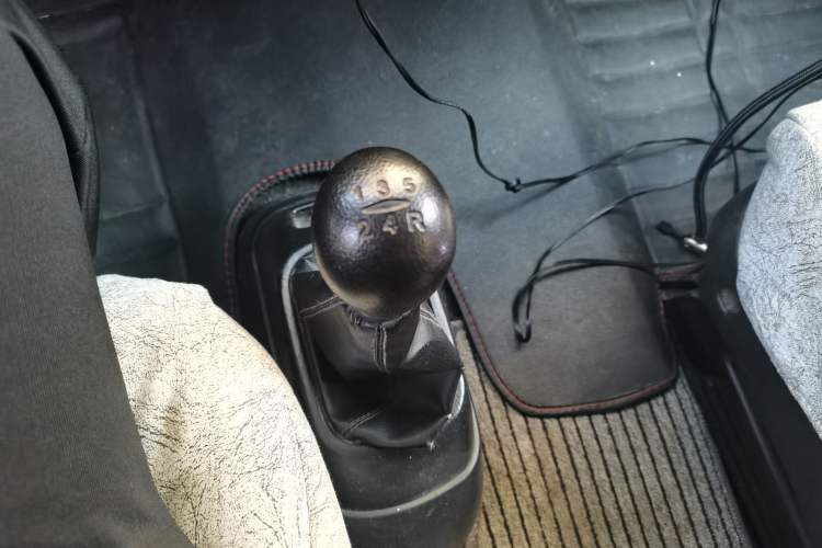 Used JAC Refine 2012 2.0L Timeless Edition HFC4GA3 Gear Lever