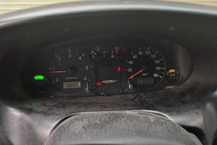 Used JAC Refine 2012 1.9T Shuttle Diesel Comfort Version HFC4DB1-2C Instrument Cluster