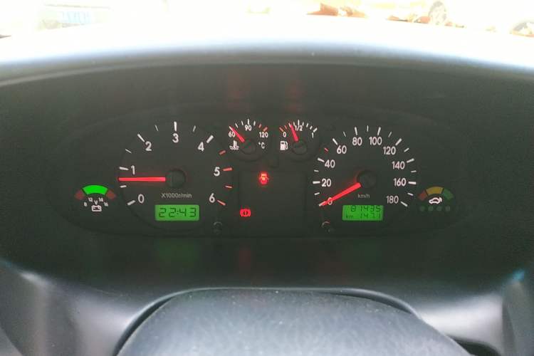 Used JAC Refine 2012 1.9T Shuttle Diesel Comfort Version HFC4DB1-2C Instrument Cluster