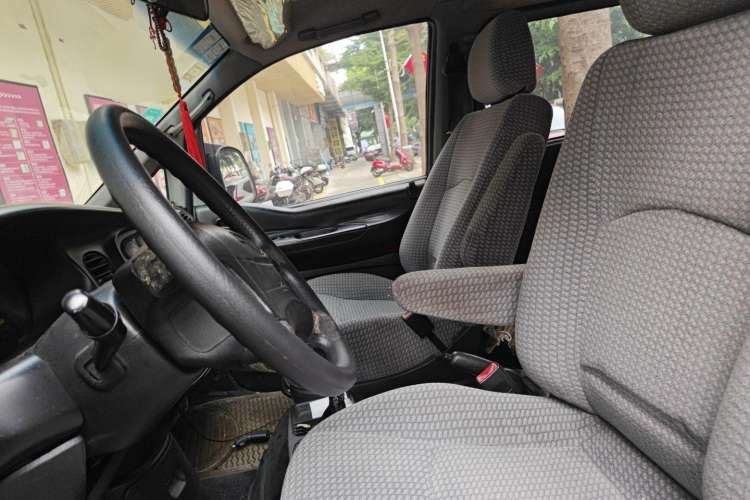 Used JAC Refine 2012 1.9T Shuttle Diesel Comfort Version HFC4DB1-2C Left Front Seat