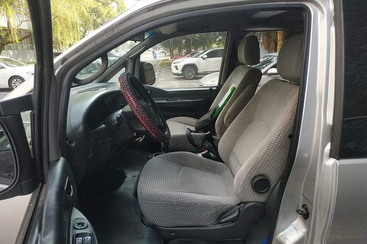 Used JAC Refine 2012 1.9T Shuttle Diesel Comfort Version HFC4DB1-2C Left Front Seat