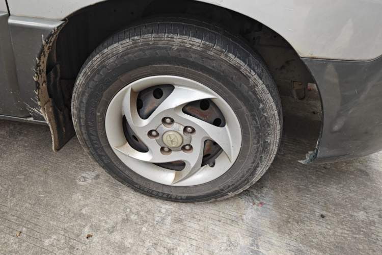 Used JAC Refine 2012 1.9T Shuttle Diesel Comfort Version HFC4DB1-2C Right Front Wheel Hub
