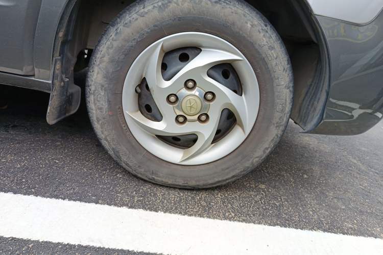 Used JAC Refine 2012 1.9T Shuttle Diesel Comfort Version HFC4DB1-2C Right Front Wheel Hub