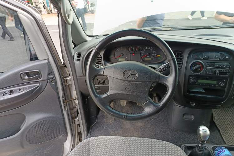 Used JAC Refine 2012 1.9T Shuttle Diesel Comfort Version HFC4DB1-2C Steering Wheel