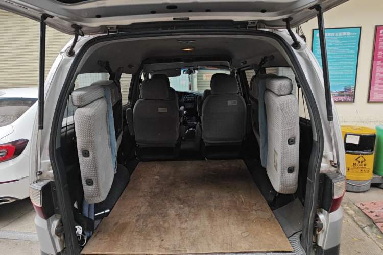 Used JAC Refine 2012 1.9T Shuttle Diesel Comfort Version HFC4DB1-2C Trunk