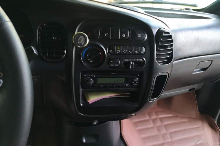 Used JAC Refine 2015 1.9T Shuttle Long-Wheelbase Comfort Model HFC4DB1-2C Audio And AC Panel