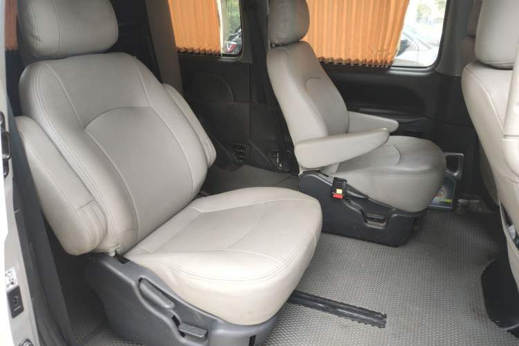 Used JAC Refine 2015 2.0L Shuttle Gasoline Long-Wheelbase Comfort Version HFC4GA3-3D Left Rear Seat