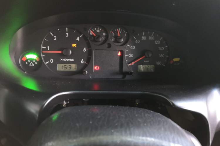 Used JAC Refine 2015 1.9T Shuttle Long-Wheelbase Comfort Model HFC4DB1-2C Odometer Close Up