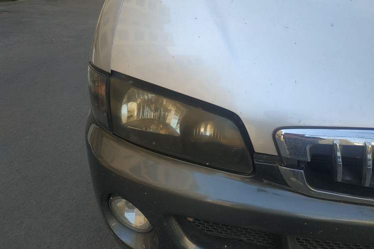 Used JAC Refine 2015 2.0L Shuttle Gasoline Long-Wheelbase Standard Version HFC4GA3-3D Right Front Headlight