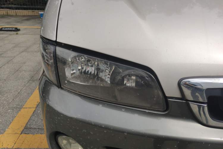 Used JAC Refine 2015 2.0L Shuttle Gasoline Long-Wheelbase Comfort Version HFC4GA3-3D Right Front Headlight