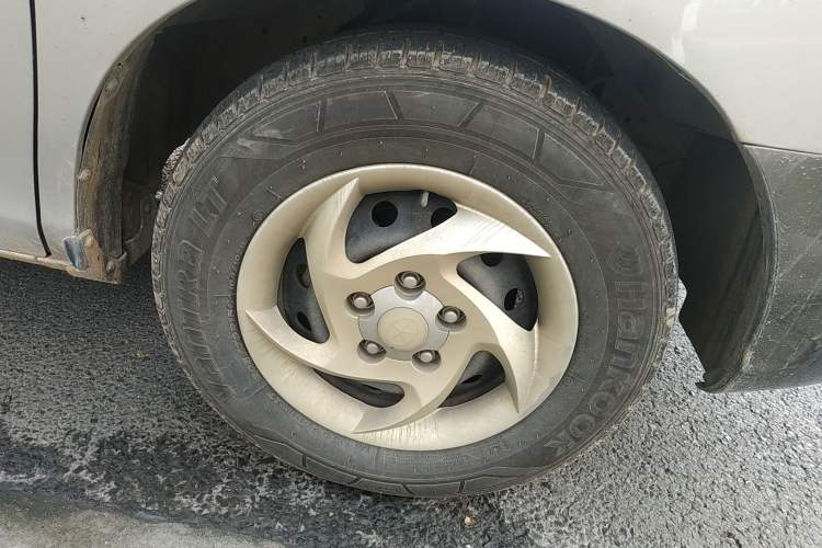 Used JAC Refine 2015 2.0L Shuttle Gasoline Long-Wheelbase Standard Version HFC4GA3-3D Right Front Wheel Hub