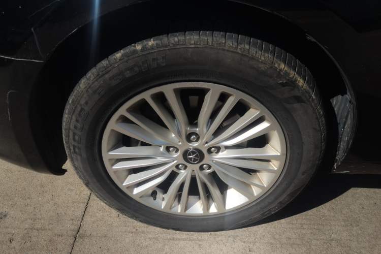 Used JAC Refine A60 2017 1.5 TGDI Automatic Luxury Model Left Front Wheel Hub