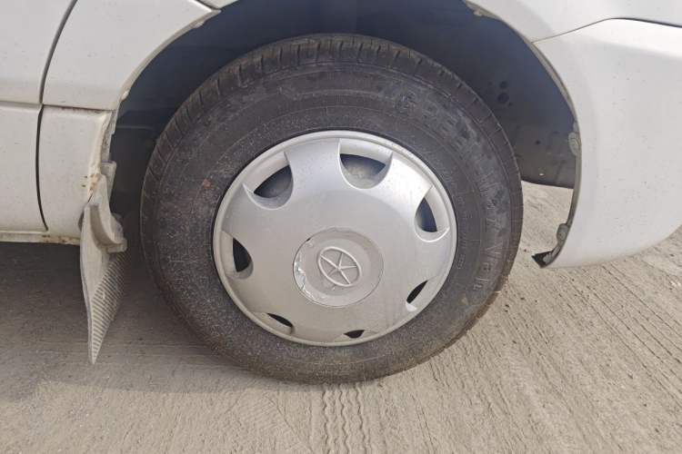 Used JAC Refine E3  Right Front Wheel Hub