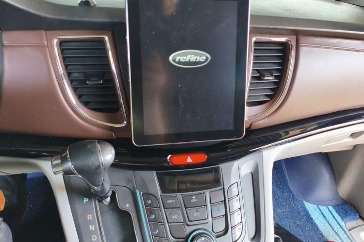 Used JAC Refine L5 2022 2.0T Automatic Business Edition Audio And AC Panel