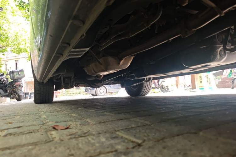 Used JAC Refine L5 2022 2.0T Automatic Business Edition Chassis Front Right