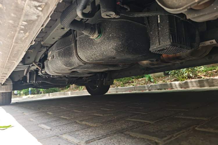 Used JAC Refine L5 2022 2.0T Automatic Business Edition Chassis Rear Left