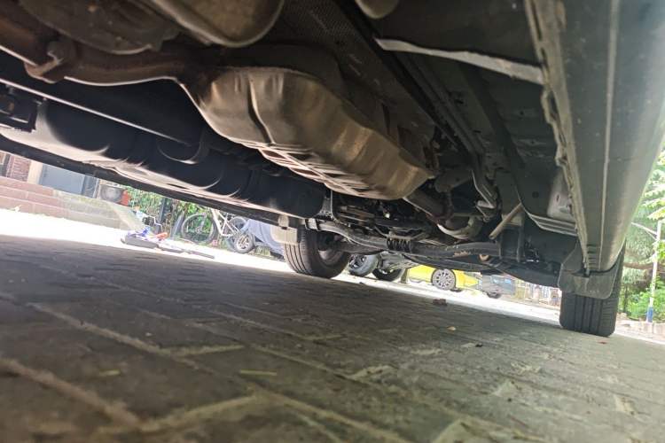 Used JAC Refine L5 2022 2.0T Automatic Business Edition Chassis Rear Right