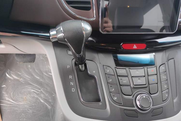 Used JAC Refine L5 2022 2.0T Automatic Business Edition Gear Lever