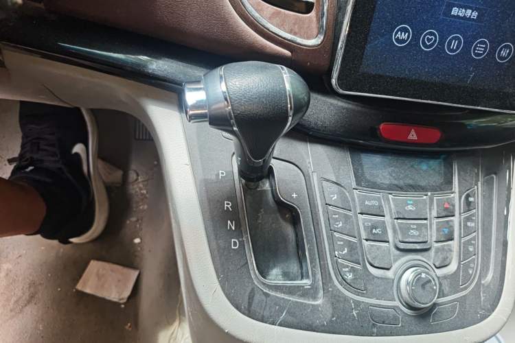 Used JAC Refine L5 2022 2.0T Automatic Business Edition Gear Lever