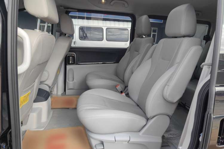 Used JAC Refine L5 2022 2.0T Automatic Business Edition Interior 2