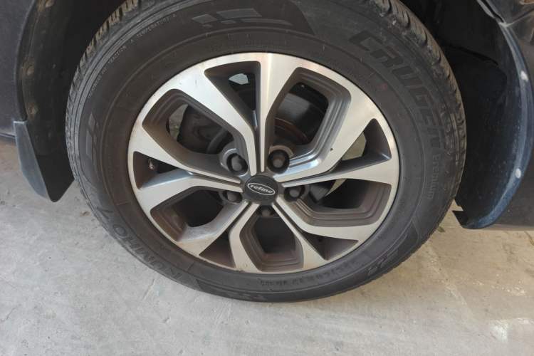 Used JAC Refine L5 2022 2.0T Automatic Business Edition Right Front Wheel Hub