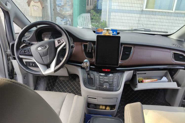 Used JAC Refine L5 2022 2.0T Automatic Business Edition Center Console
