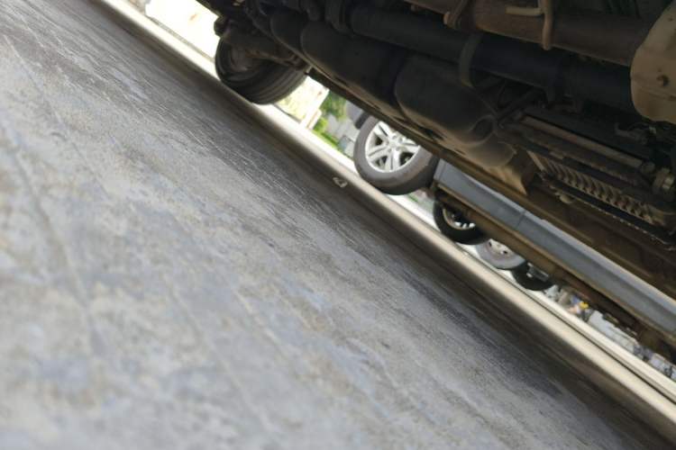 Used JAC Refine L5 2022 2.0T Automatic Business Edition Chassis Front Right