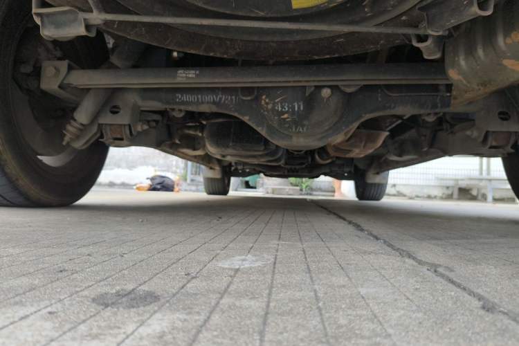 Used JAC Refine L5 2022 2.0T Automatic Business Edition Chassis Rear