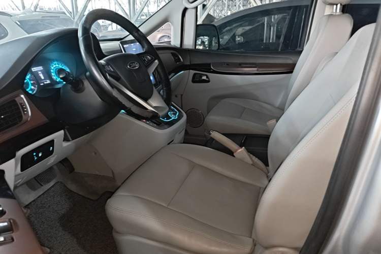 Used JAC Refine L5 2022 2.0T Automatic Business Edition Left Front Seat
