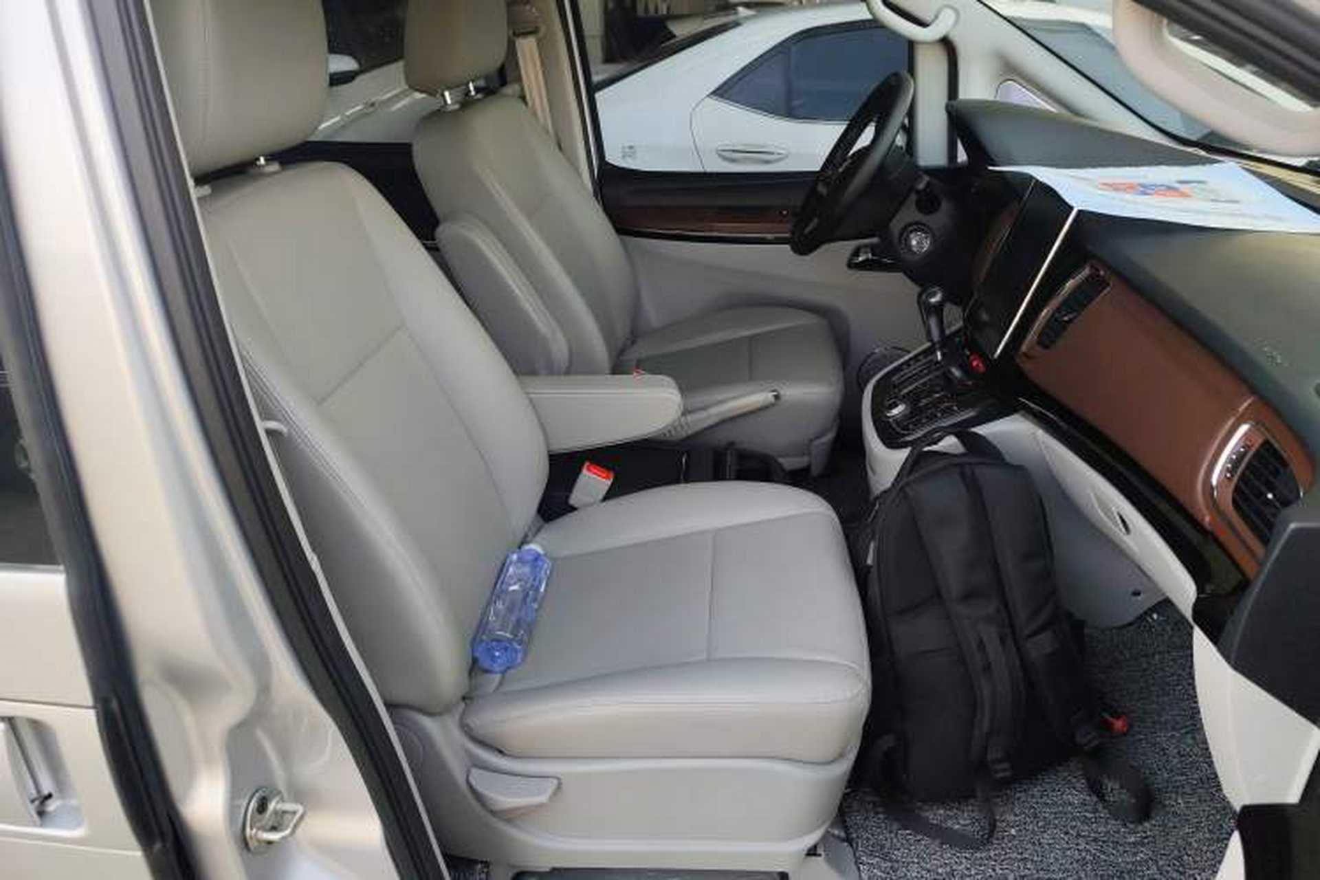 Used JAC Refine L5 2022 2.0T Automatic Business Edition Right Front Seat