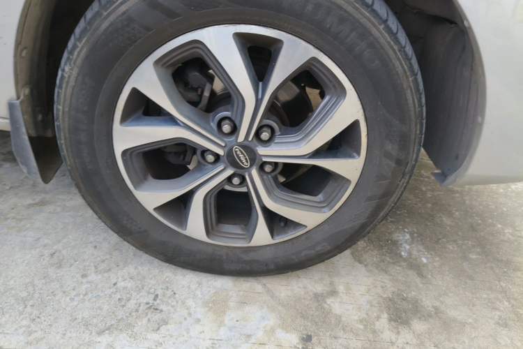 Used JAC Refine L5 2022 2.0T Automatic Business Edition Right Front Wheel Hub
