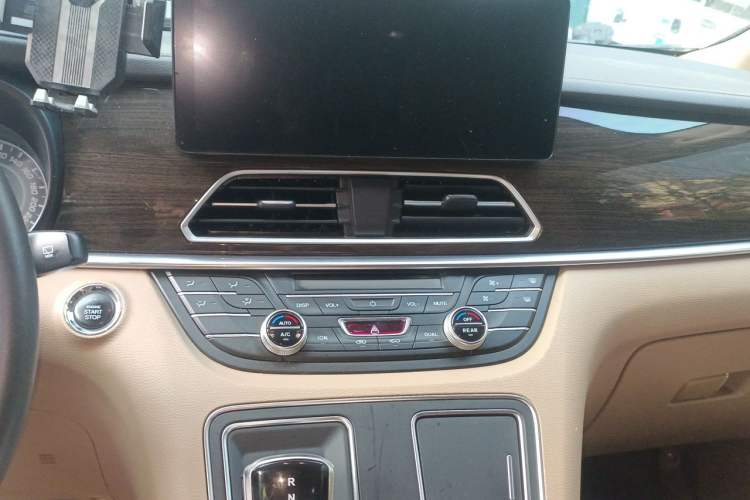 Used JAC Refine L6 MAX 2021 2.0T Automatic Comfort Edition Audio And AC Panel