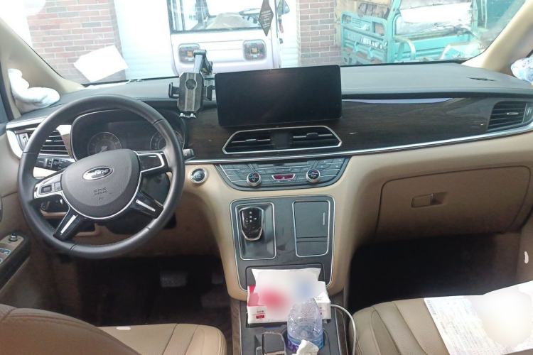 Used JAC Refine L6 MAX 2021 2.0T Automatic Comfort Edition Center Console