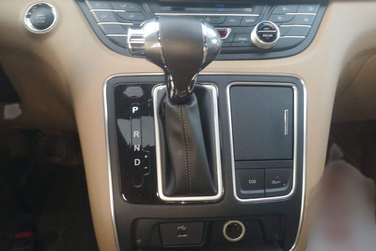Used JAC Refine L6 MAX 2021 2.0T Automatic Luxury Version Gear Lever