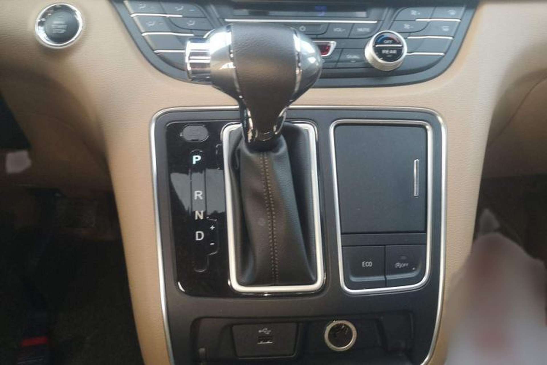 Used JAC Refine L6 MAX 2021 2.0T Automatic Luxury Version Gear Lever