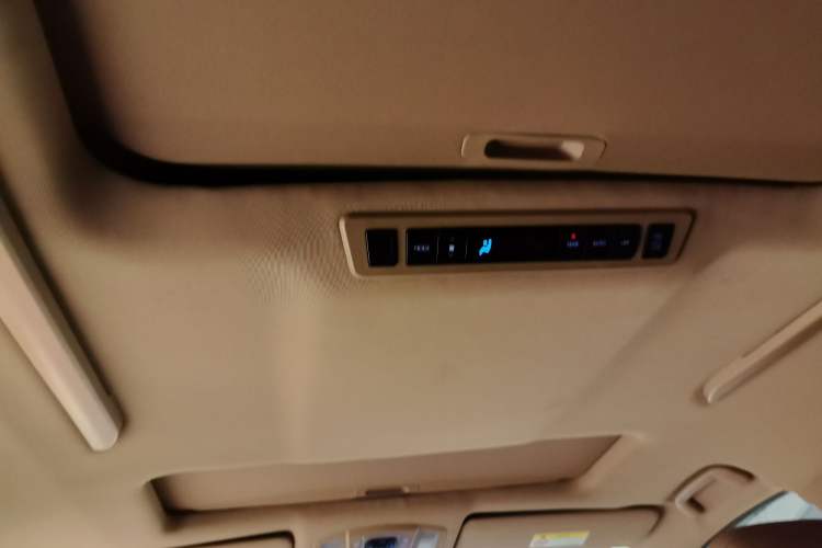 Used JAC Refine L6 MAX 2021 2.0T Automatic Luxury Version Headliner