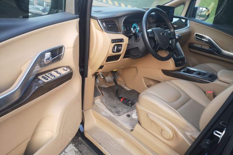 Used JAC Refine L6 MAX 2021 2.0T Automatic Luxury Version Interior 3