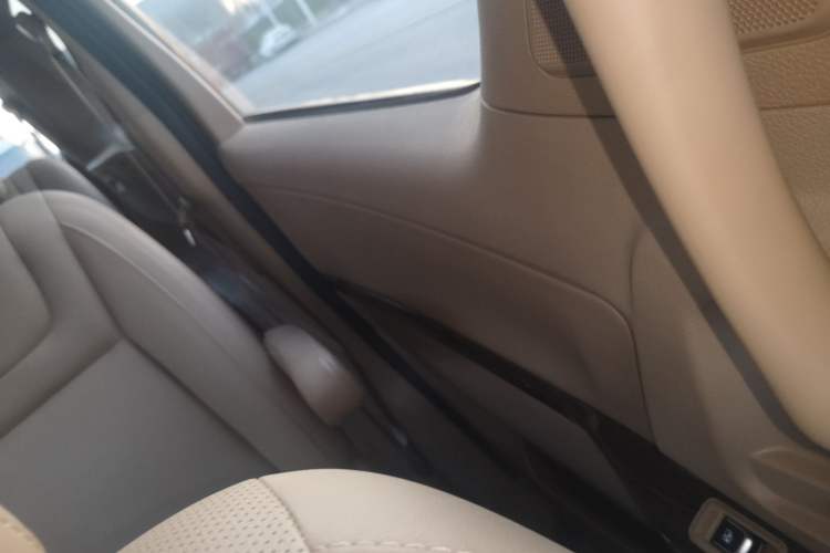 Used JAC Refine L6 MAX 2021 2.0T Automatic Luxury Version Interior 7