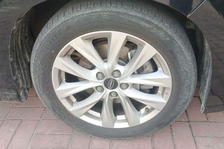 Used JAC Refine L6 MAX 2021 2.0T Automatic Comfort Edition Right Front Wheel Hub