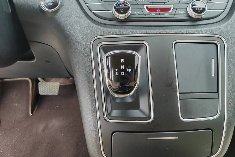 Used JAC Refine L6 MAX 2022 2.0T Automatic High-Power Flagship Edition Gear Lever