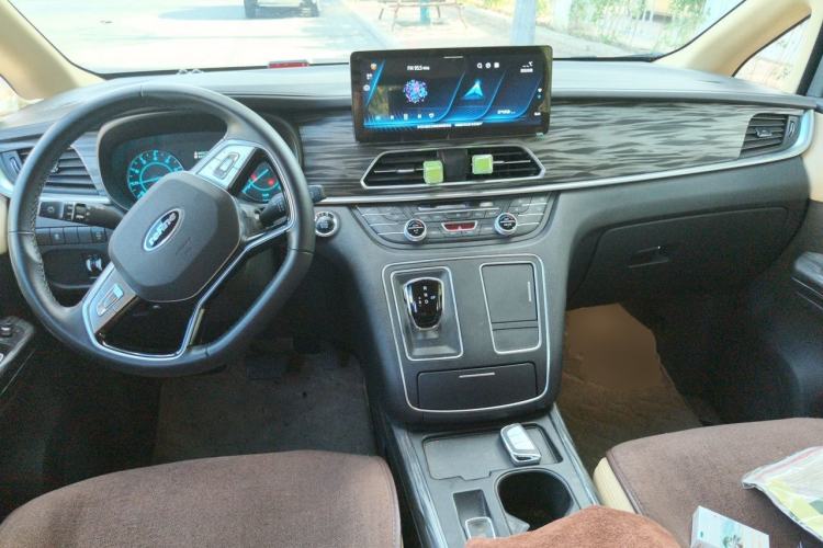 Used JAC Refine L6 MAX 2022 2.0T Automatic High-Power Comfort Edition Center Console